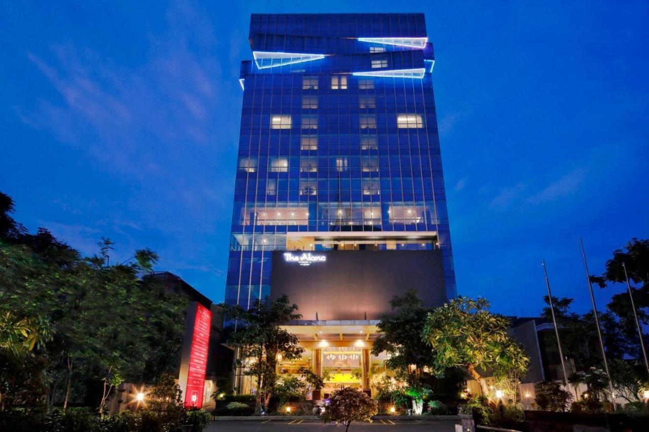 The Alana Surabaya Hotel Exterior foto